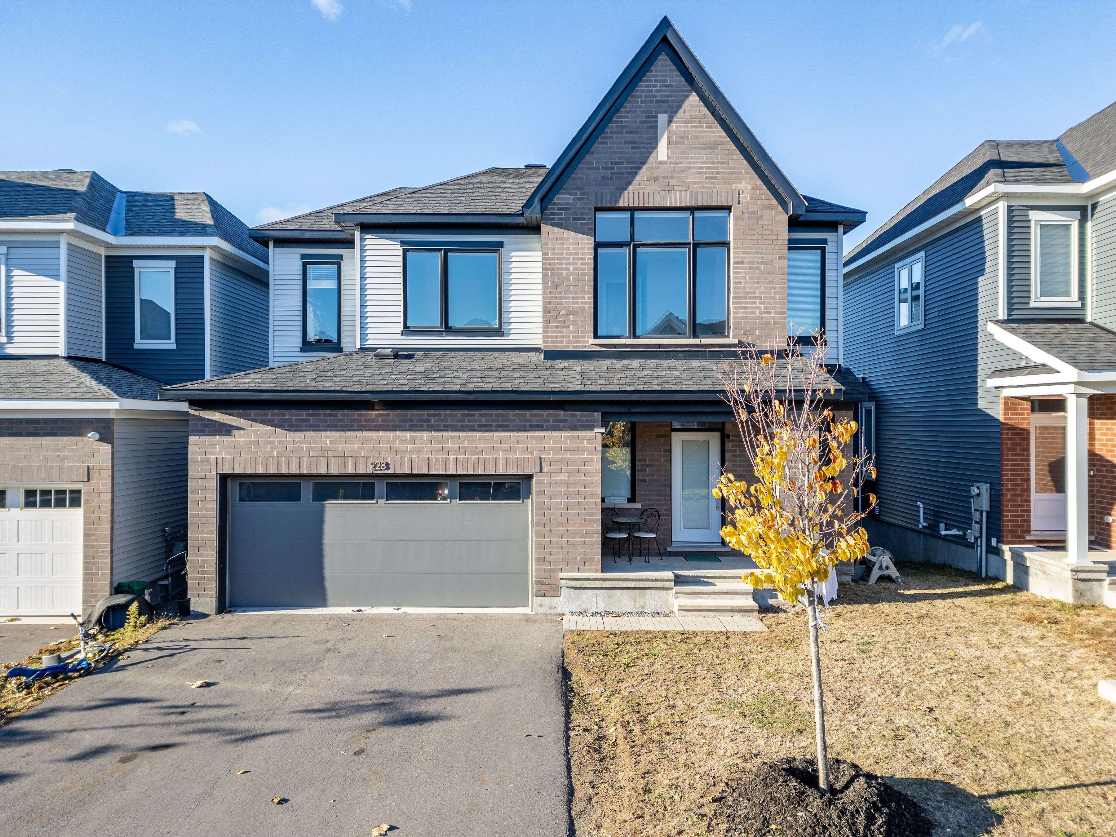 Barrhaven, ON K2J 6X4,228 Appalachian CIR