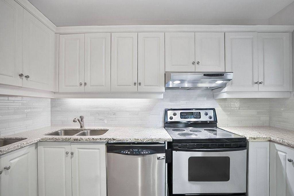 Toronto C09, ON M4W 2E5,494 Summerhill AVE