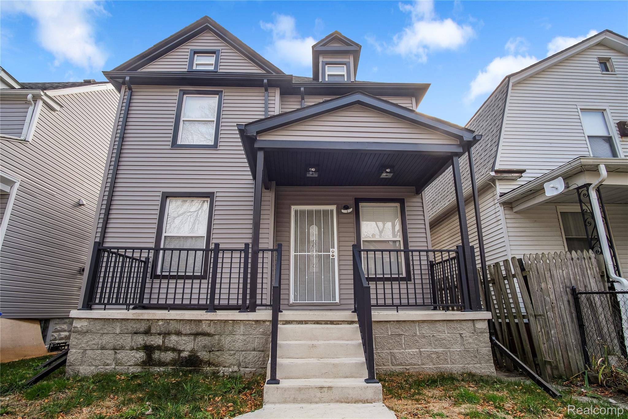 Detroit, MI 48202,570 King ST