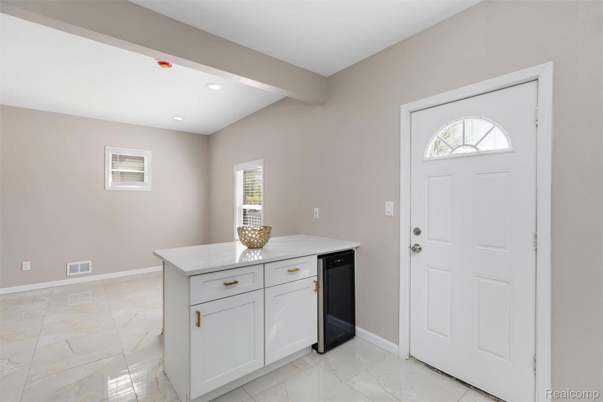 Detroit, MI 48202,570 King ST