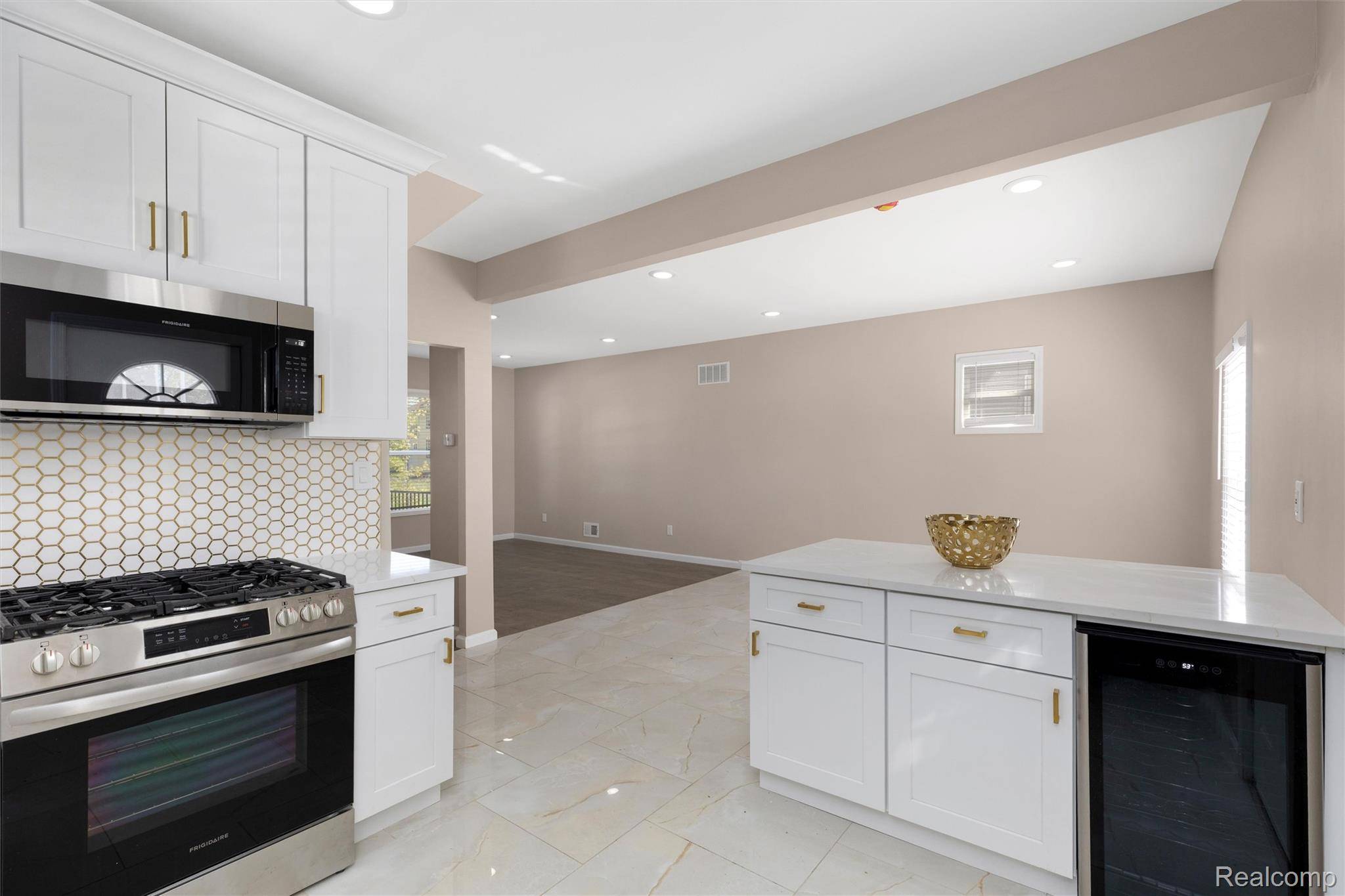 Detroit, MI 48202,570 King ST