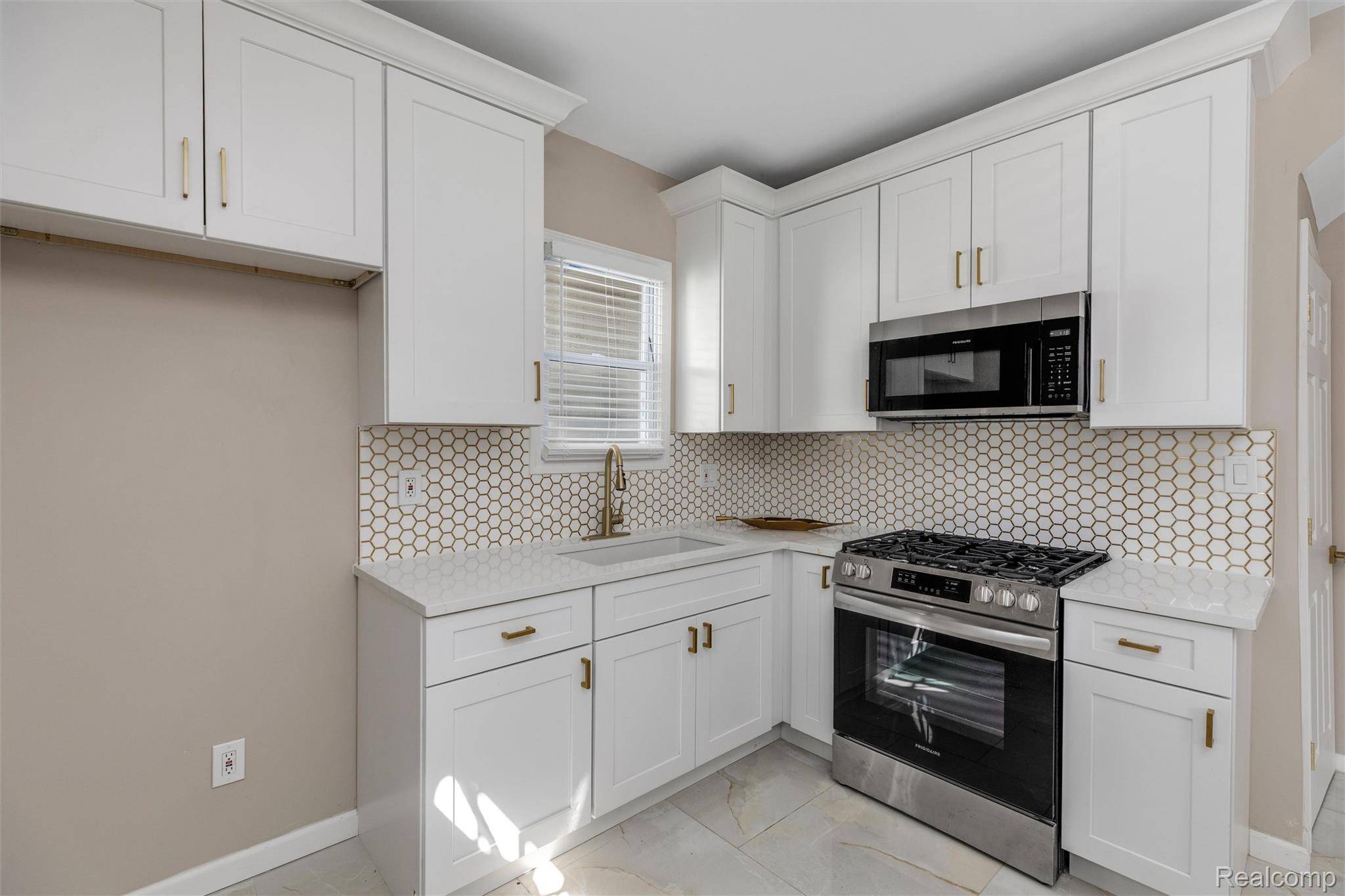 Detroit, MI 48202,570 King ST