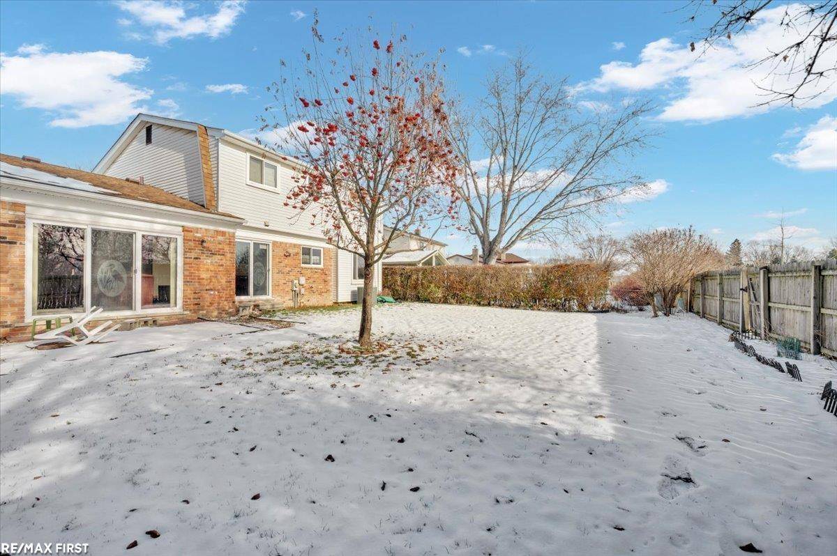 Sterling Heights, MI 48313,11654 Cavalier DR