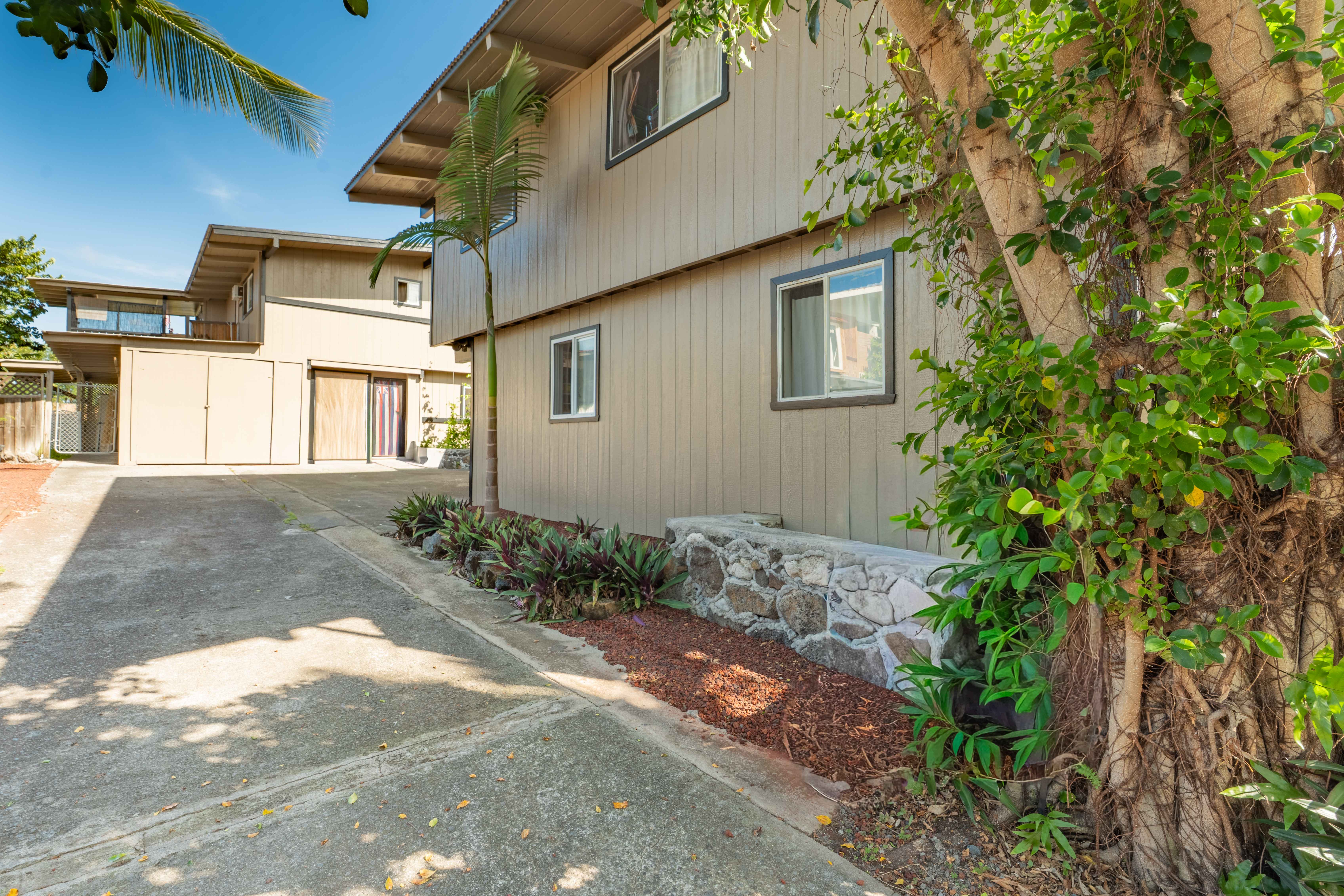 Kailua-kona, HI 96740,75-195 ALA ONAONA ST