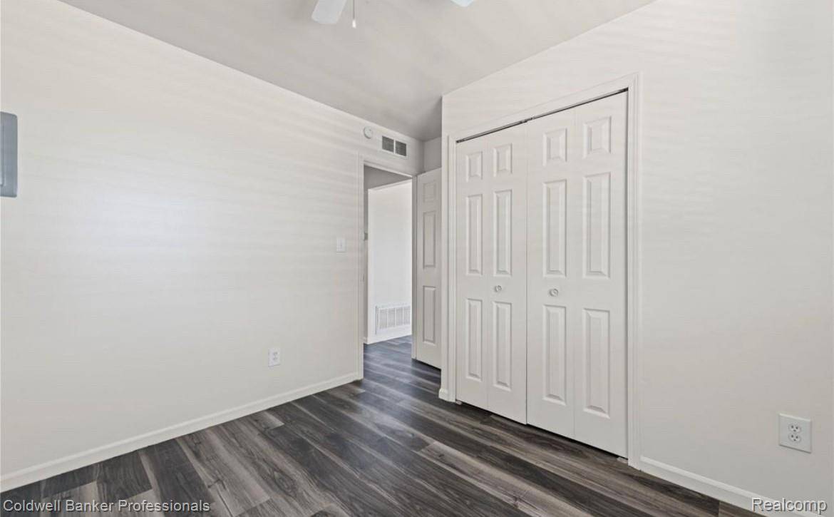 Roseville, MI 48066,20887 Flora ST