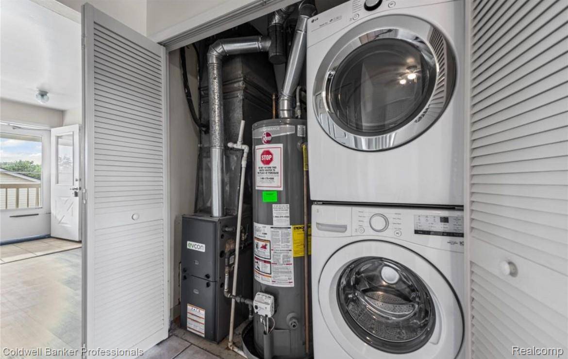 Roseville, MI 48066,20887 Flora ST