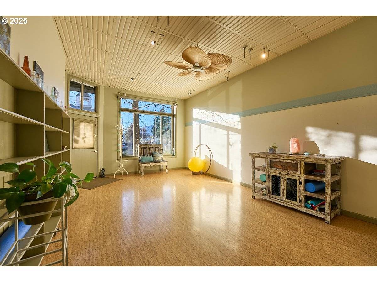 Enterprise, OR 97828,105 E MAIN ST