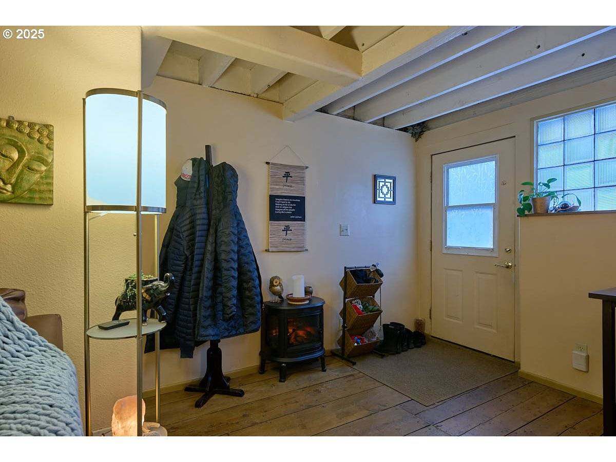 Enterprise, OR 97828,105 E MAIN ST