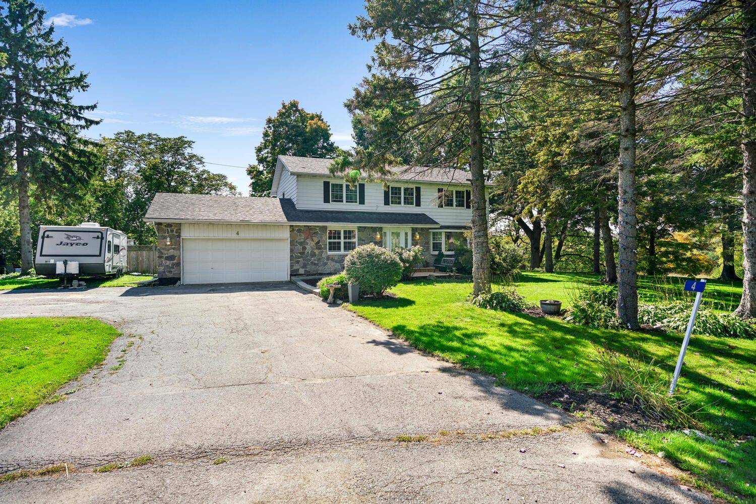 Prescott, ON K0E 1T0,4 Connell PL