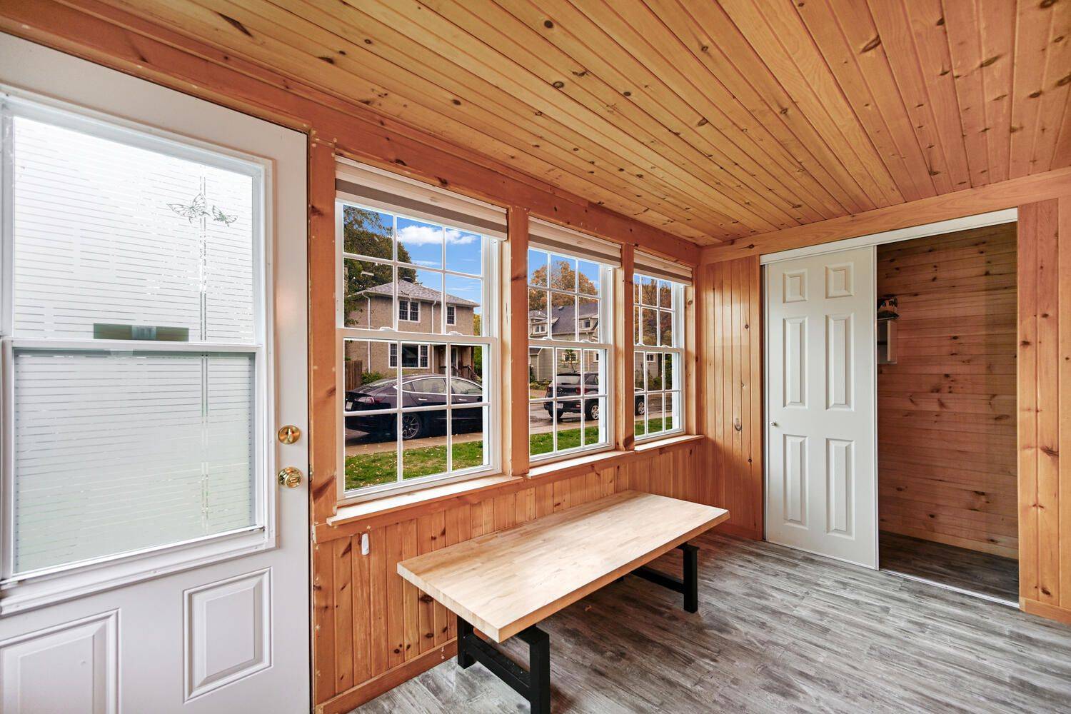 Brockville, ON K6V 1L6,189 James ST E