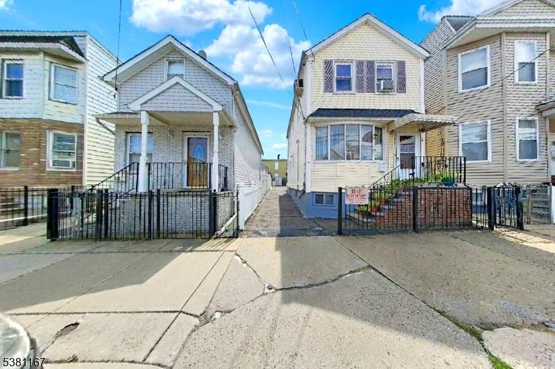 Kearny Town, NJ 07032,160 Tappan St