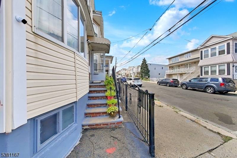 Kearny Town, NJ 07032,160 Tappan St