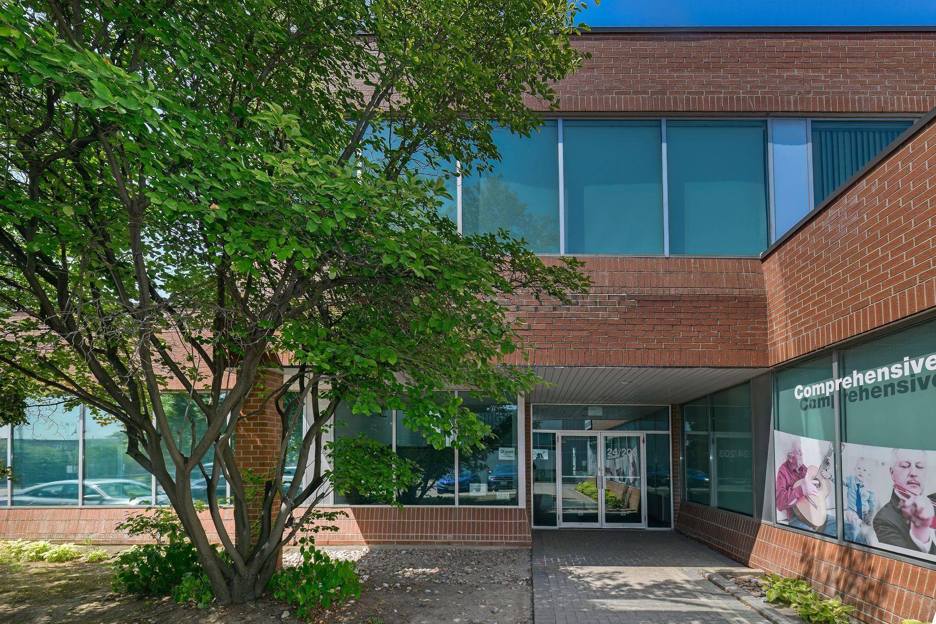 Richmond Hill, ON L4B 3B2,70 East Beaver Creek RD #203-3