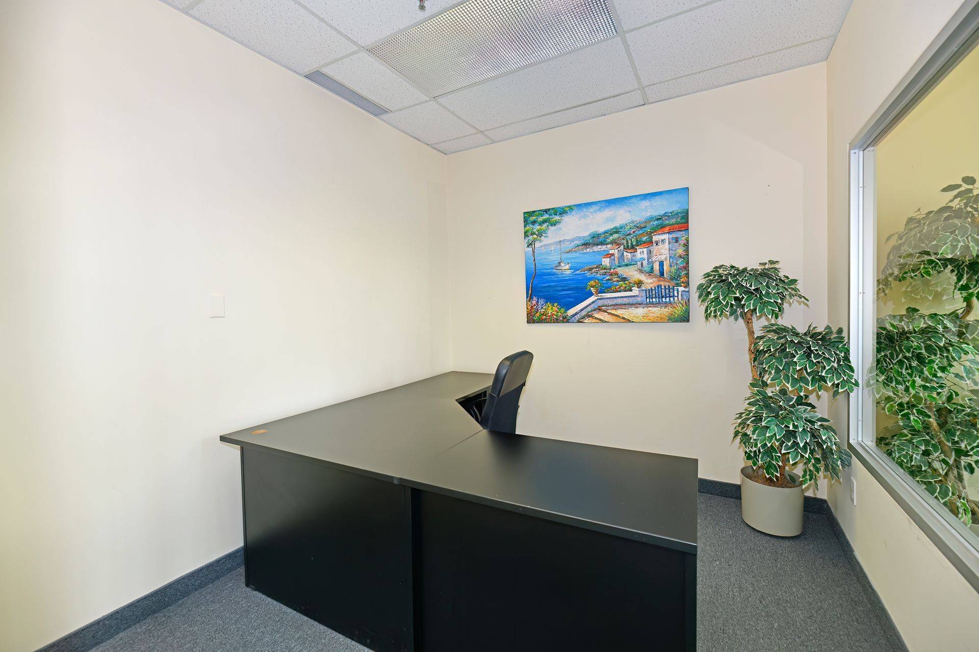 Richmond Hill, ON L4B 3B2,70 East Beaver Creek RD #203-3