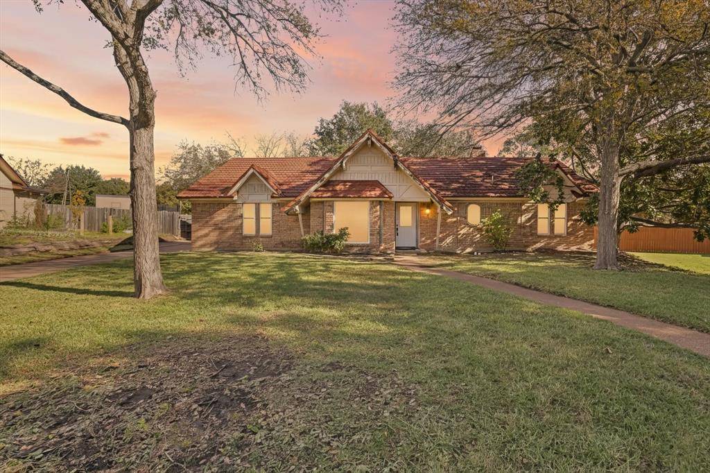 Bedford, TX 76021,3316 Bobwhite Drive