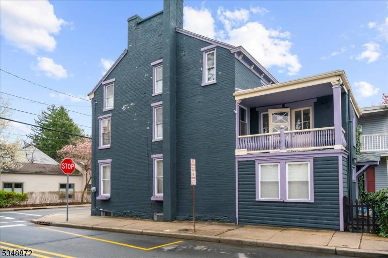 Lambertville City, NJ 08530,97 N Main St