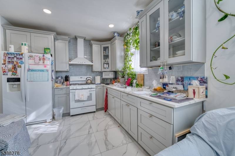 Bayonne City, NJ 07002,233 Avenue B