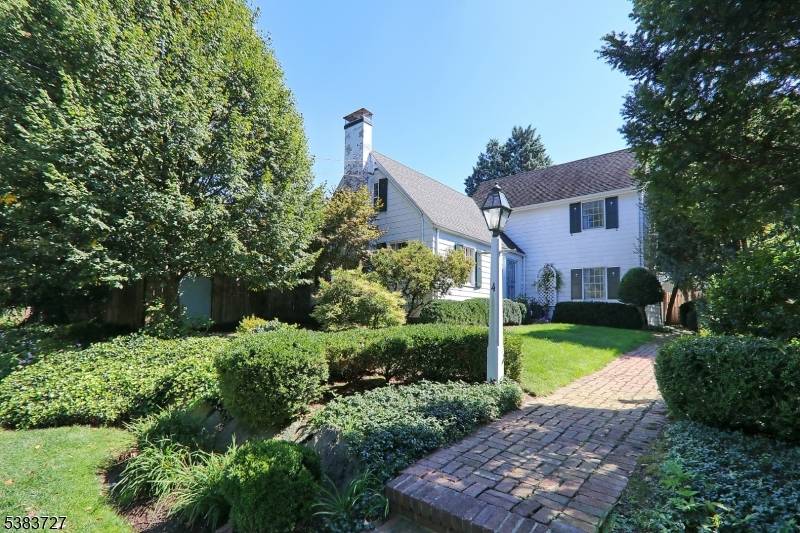Cranford Twp., NJ 07016,4 Normandie Pl