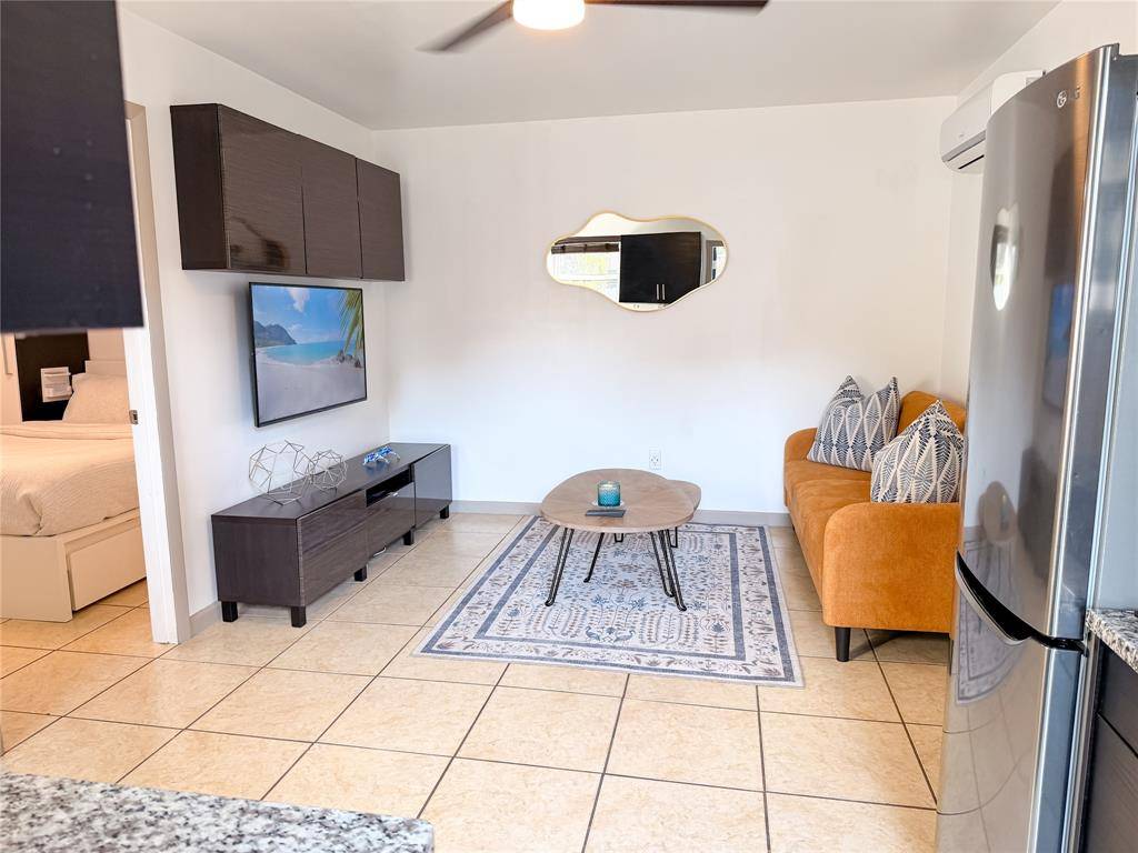 Miami, FL 33162,511 NE 161st St