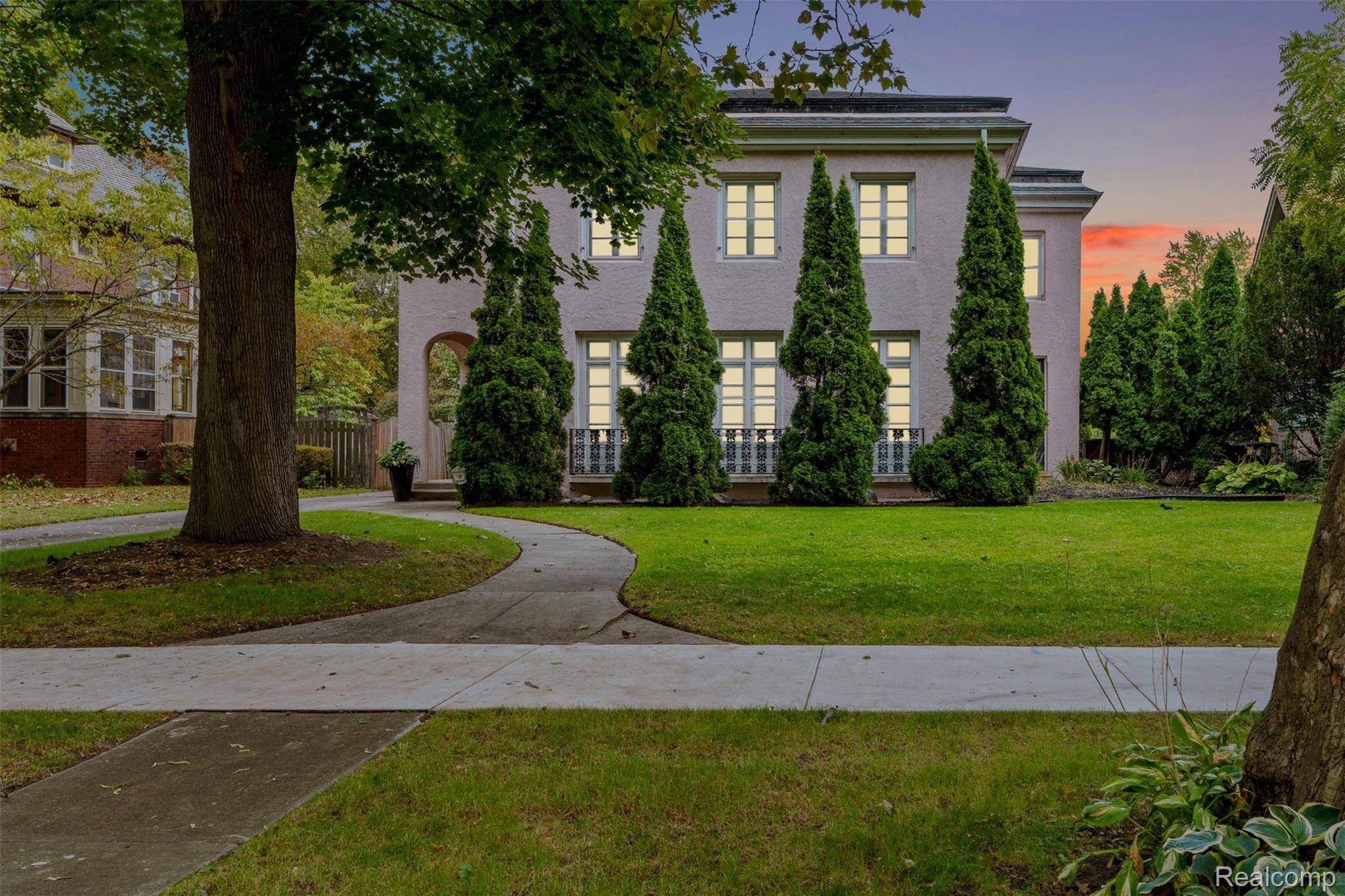 Detroit, MI 48214,1458 Burns AVE