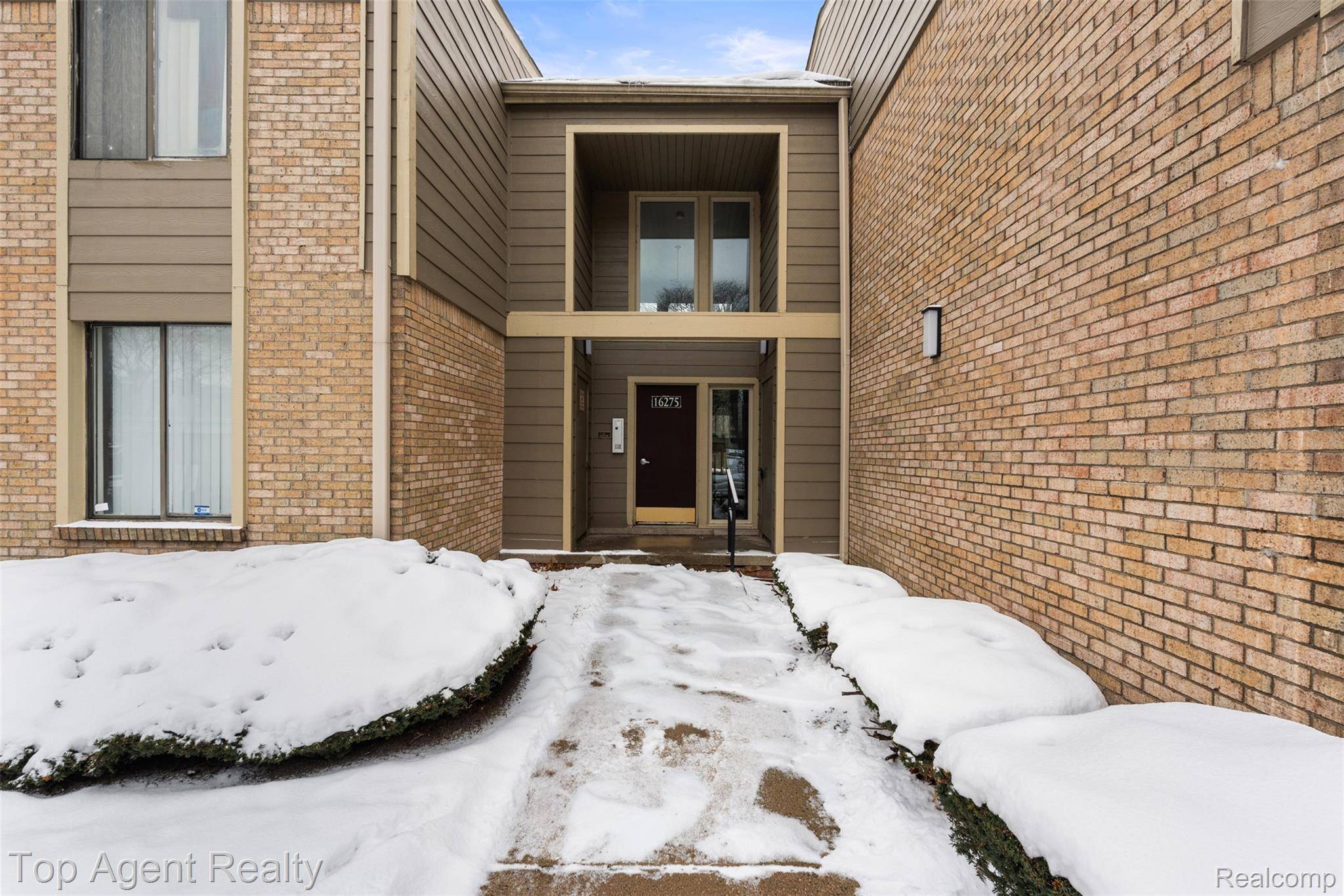 Southfield, MI 48075,16275 W Nine  Mile RD #102