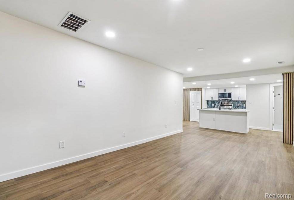 Mt. Morris, MI 48458,7174 N Center RD