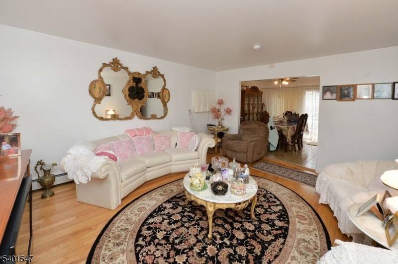 Hawthorne Boro, NJ 07506,48 MARY STREET