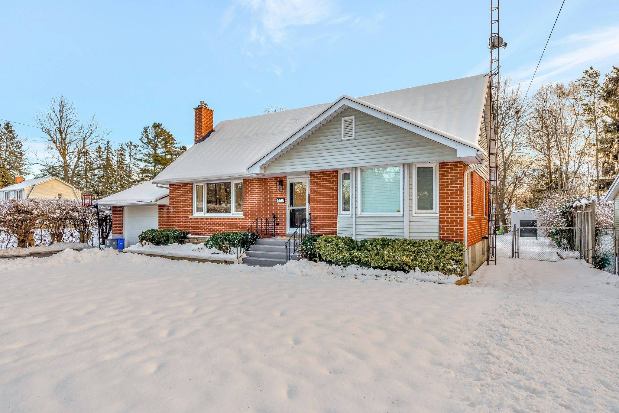 Cobourg, ON K9A 1M7,449 King ST E