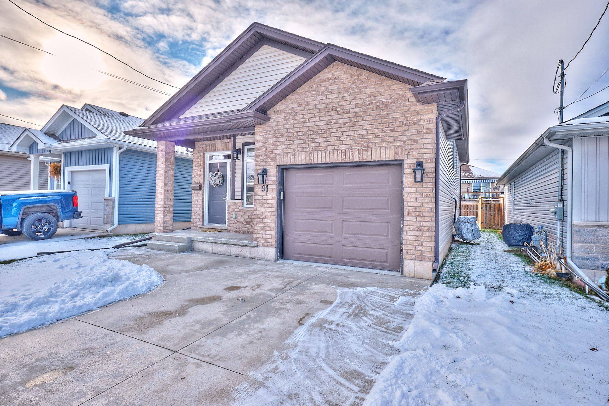 Welland, ON L3B 1N4,91 Scholfield AVE S