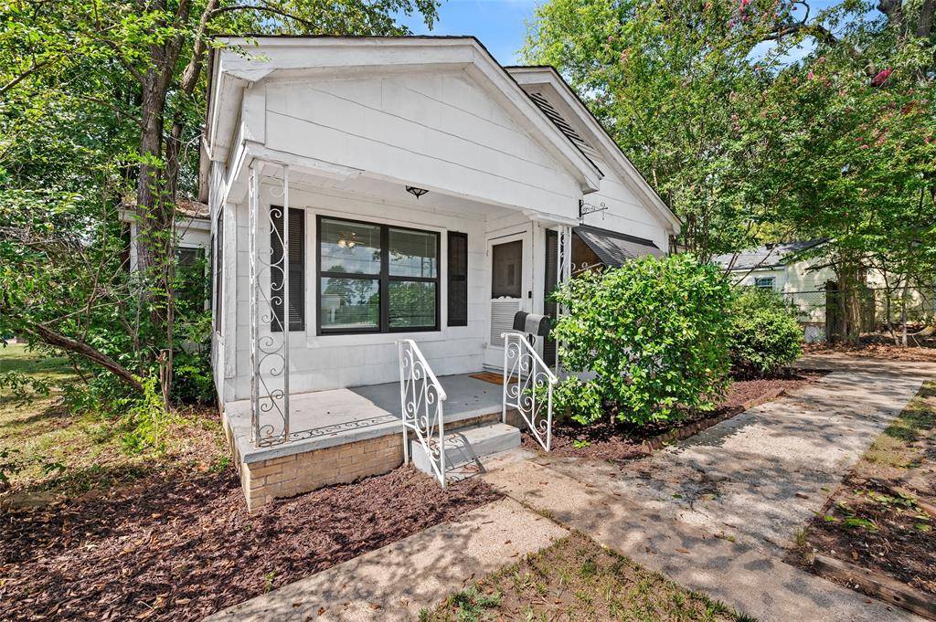 Mineola, TX 75773,613 N Newsom