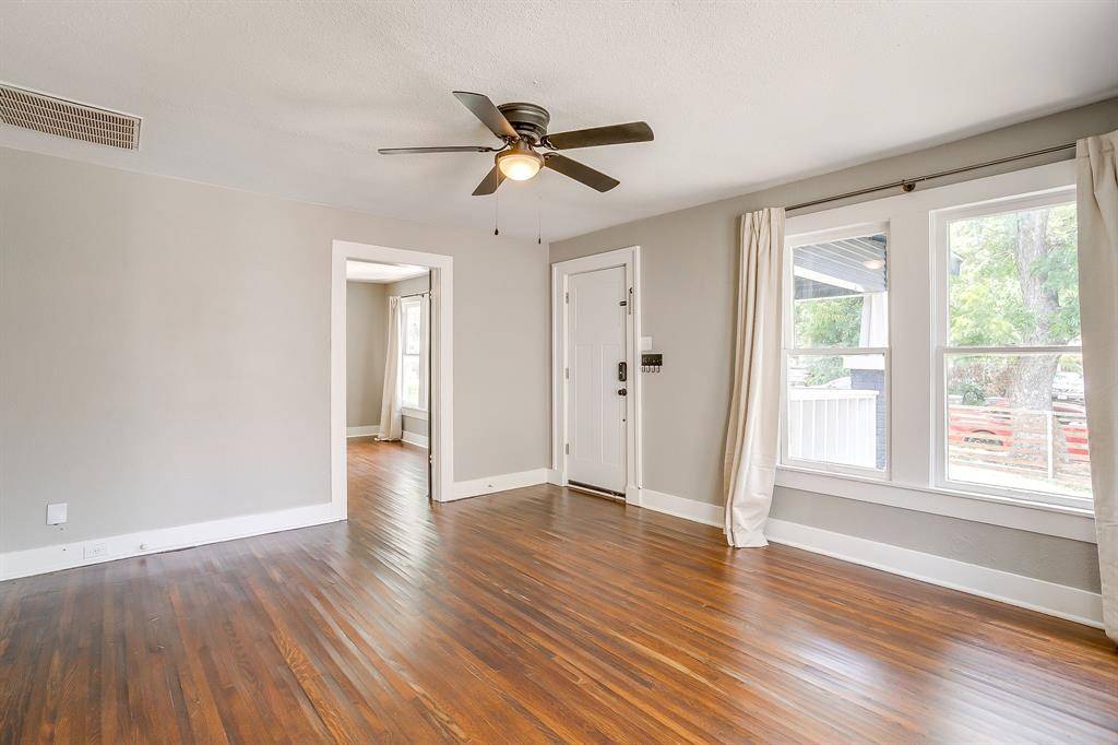 Fort Worth, TX 76110,3221 8th Avenue