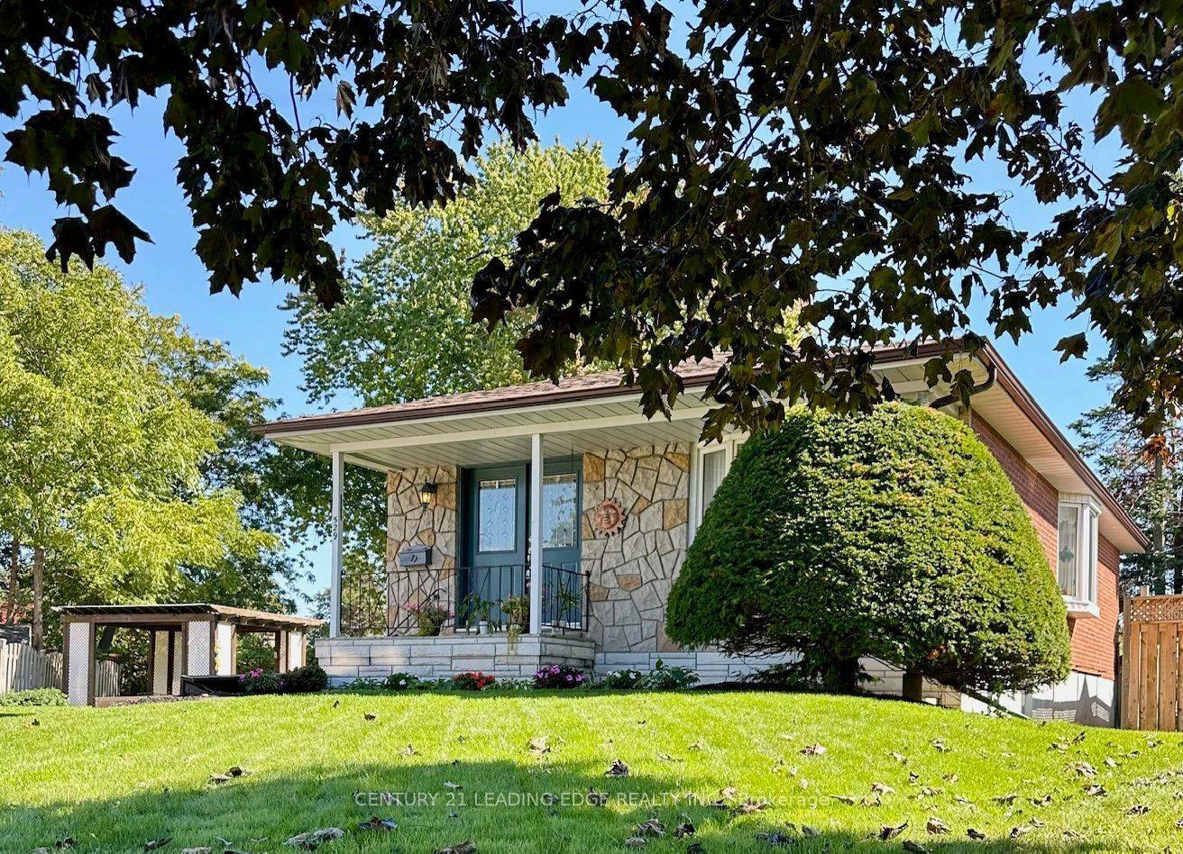 Oshawa, ON L1H 6K5,529 Carman CT