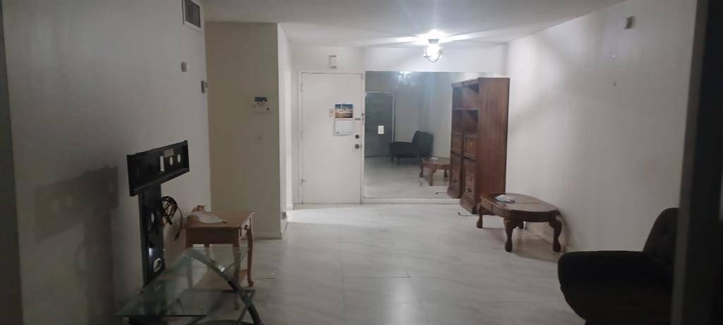 Lauderhill, FL 33313,4043 NW 16th St #102