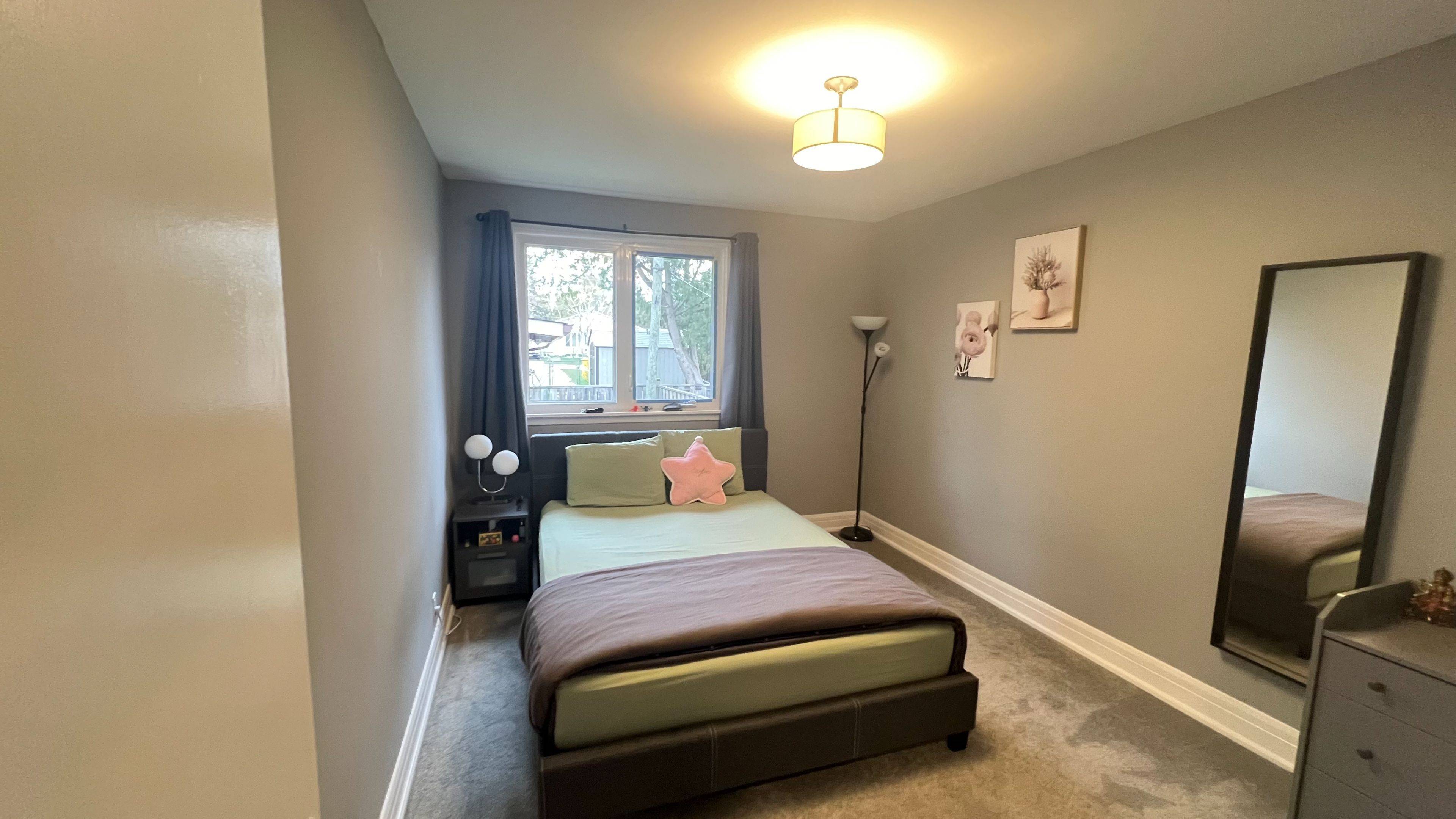 Richmond Hill, ON L4C 3H9,301 Browndale CRES #Main