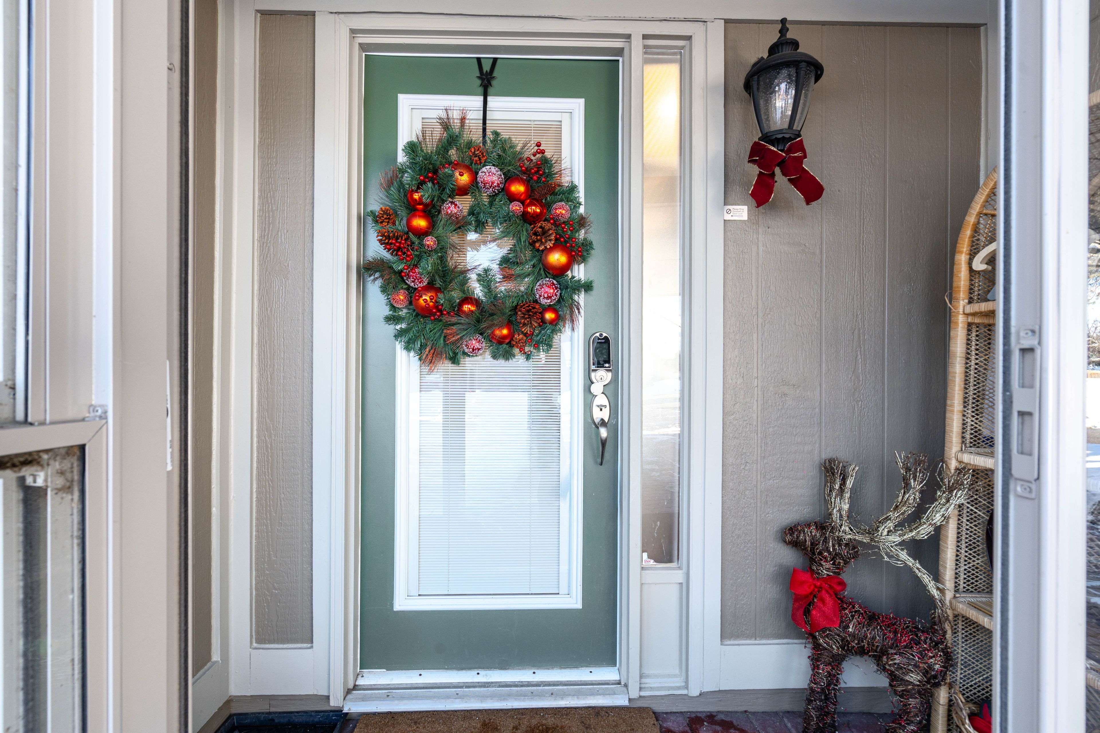 Georgina, ON L4P 3H2,9 Davy Point CIR #9