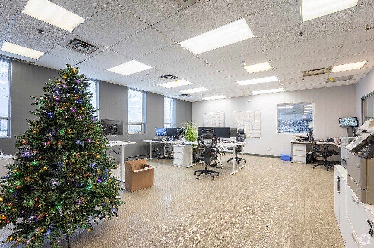 Mississauga, ON L4V 1L1,6757 Northwest DR