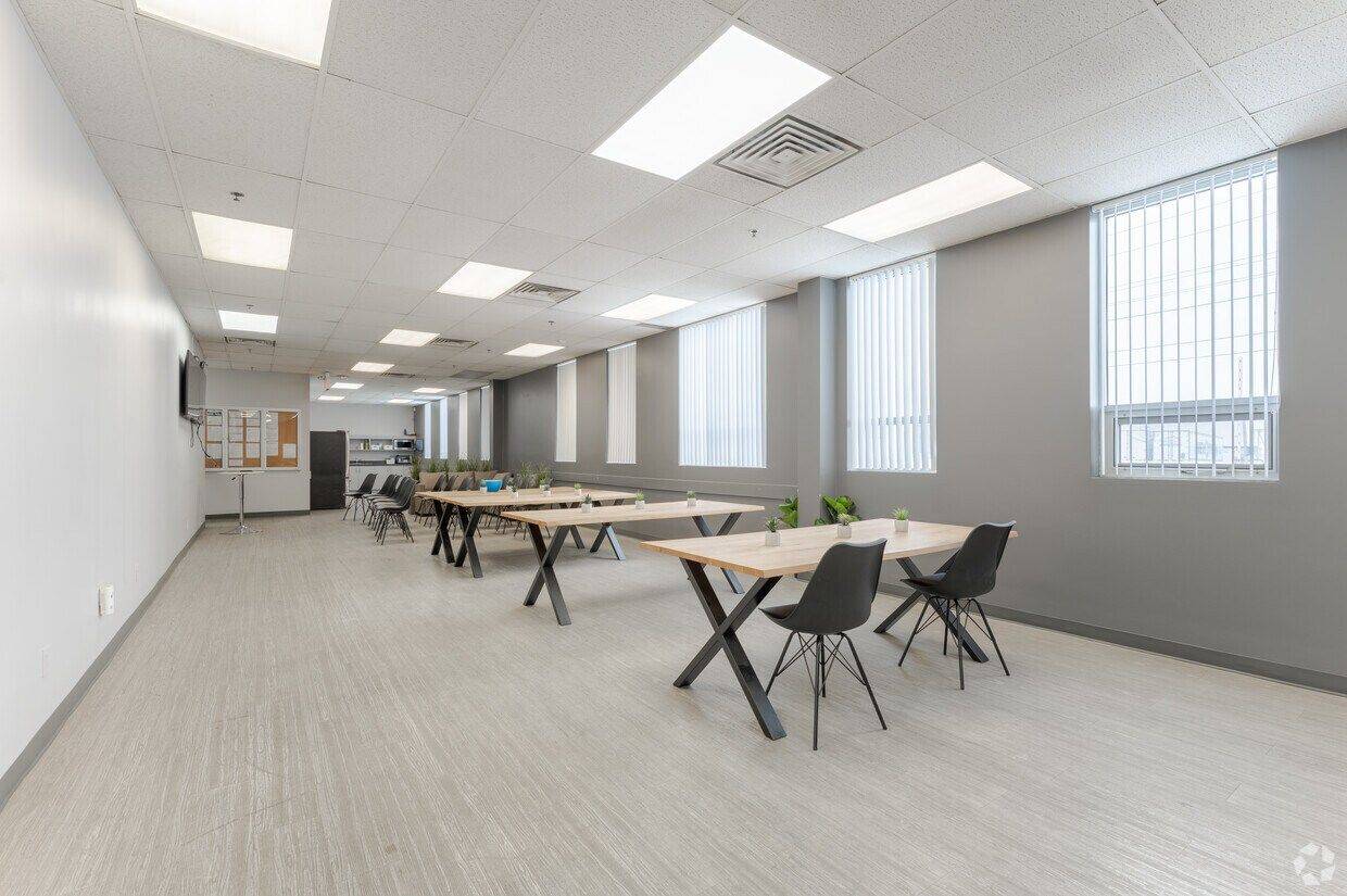 Mississauga, ON L4V 1L1,6757 Northwest DR