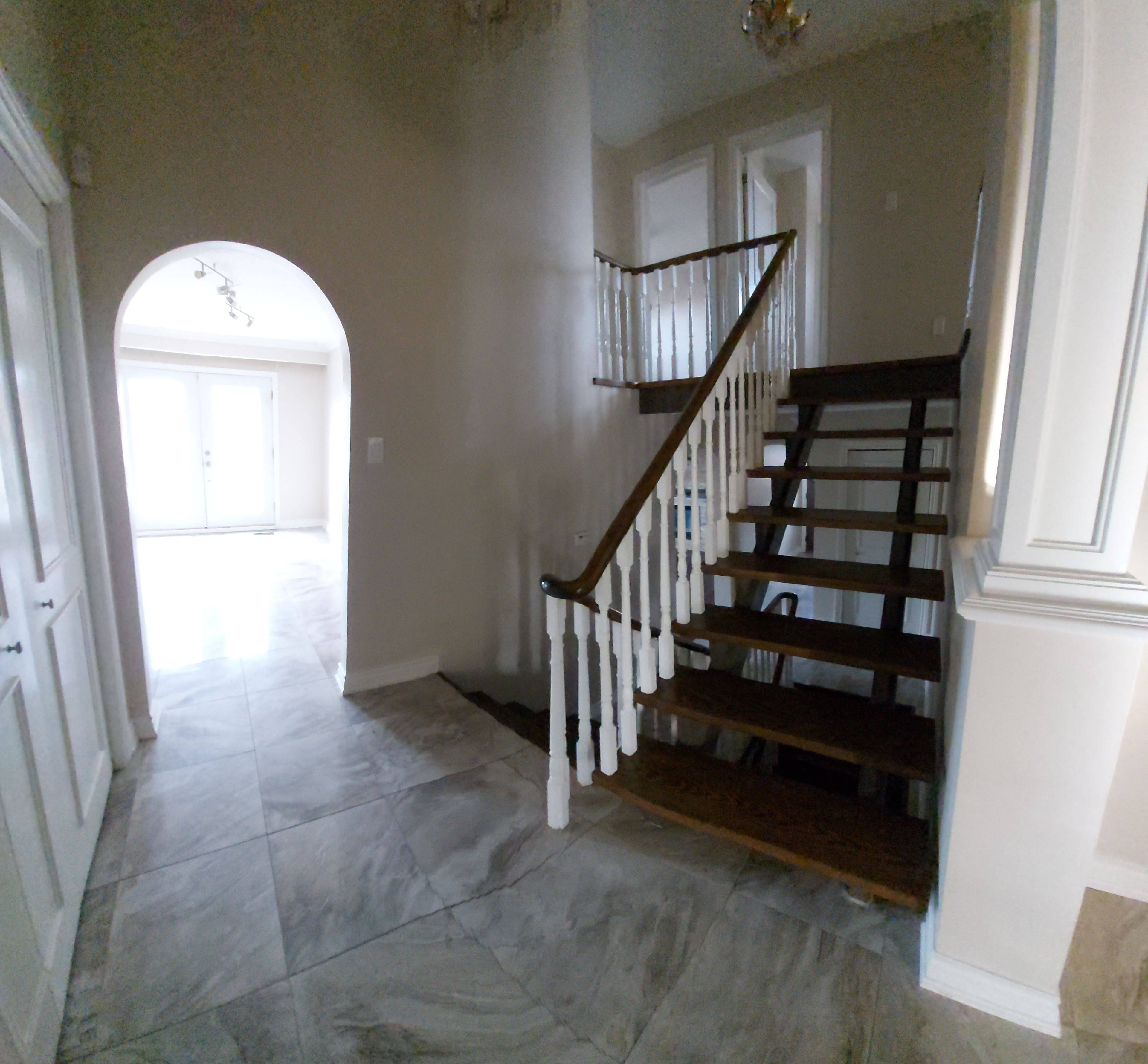 Toronto W09, ON M9R 1W1,40 St Andrews BLVD #Main & Upper