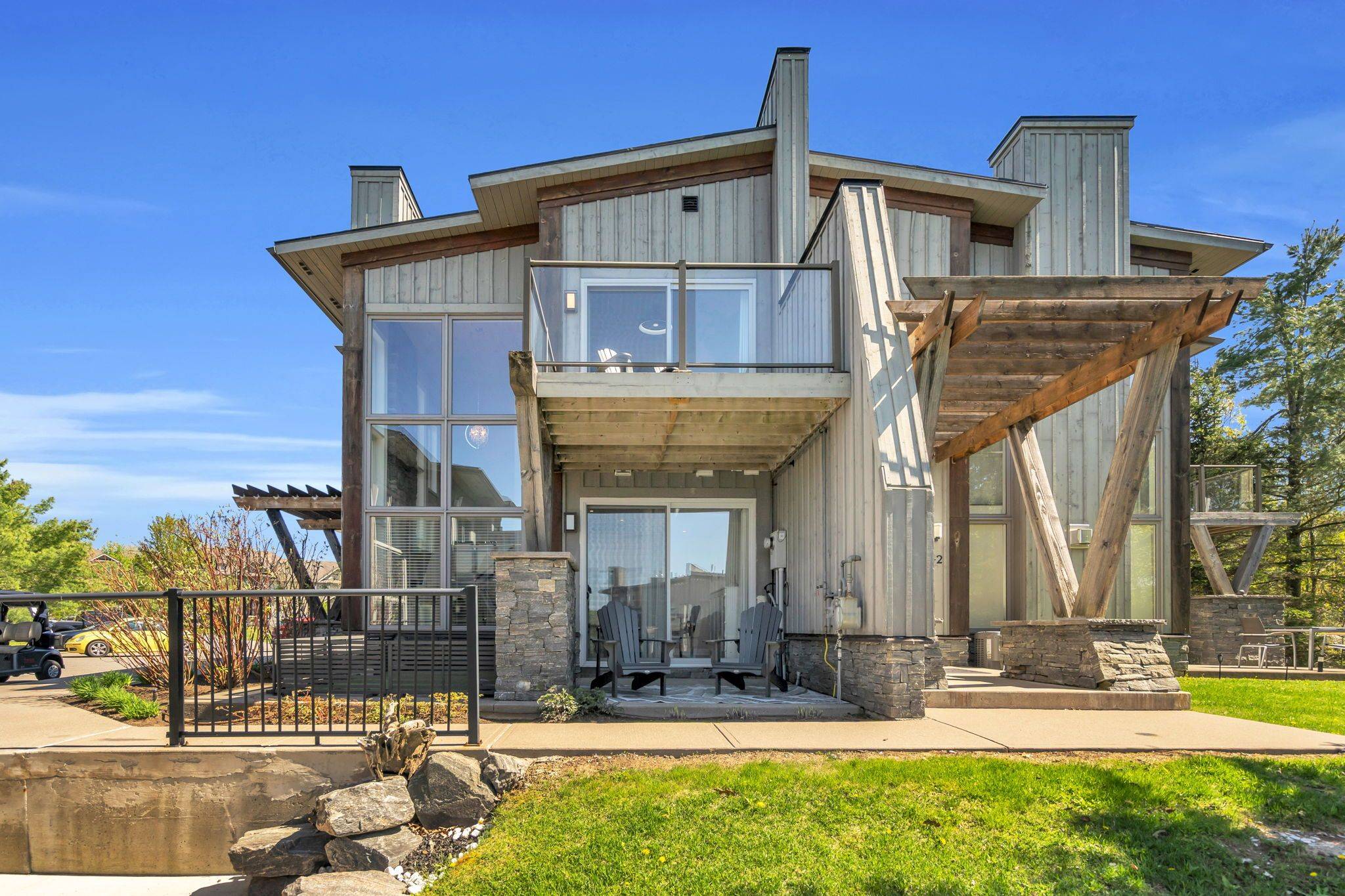 Gravenhurst, ON P1P 0A6,44 Carrick TRL