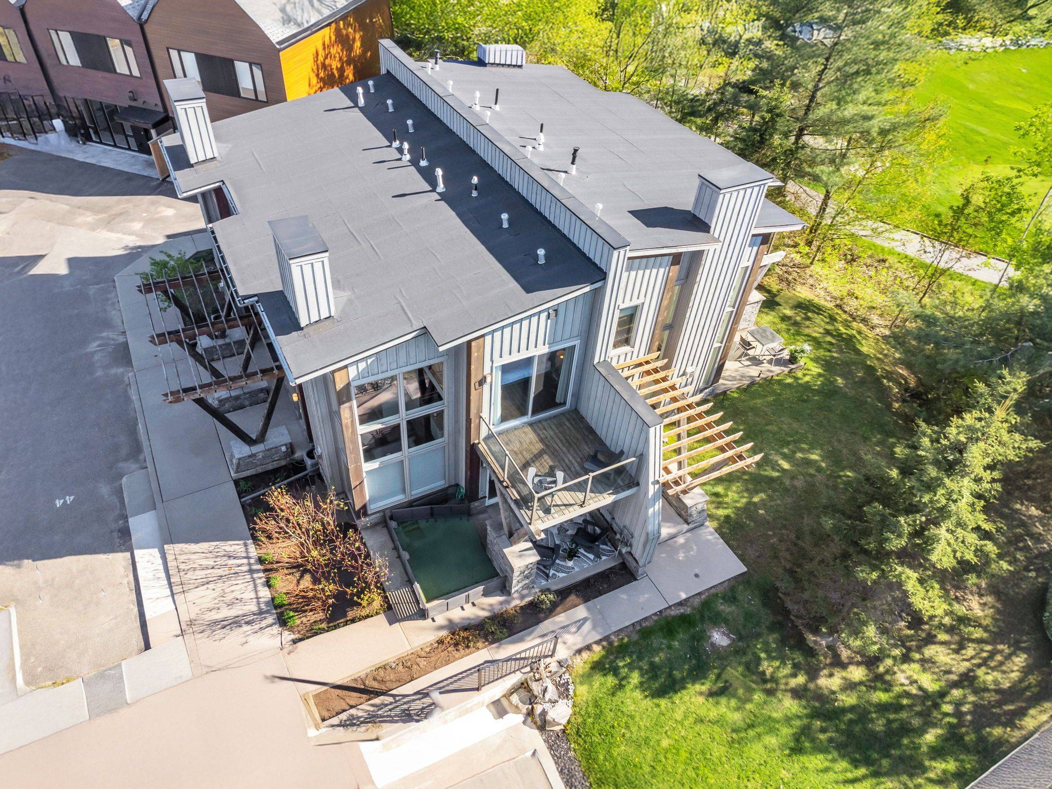 Gravenhurst, ON P1P 0A6,44 Carrick TRL