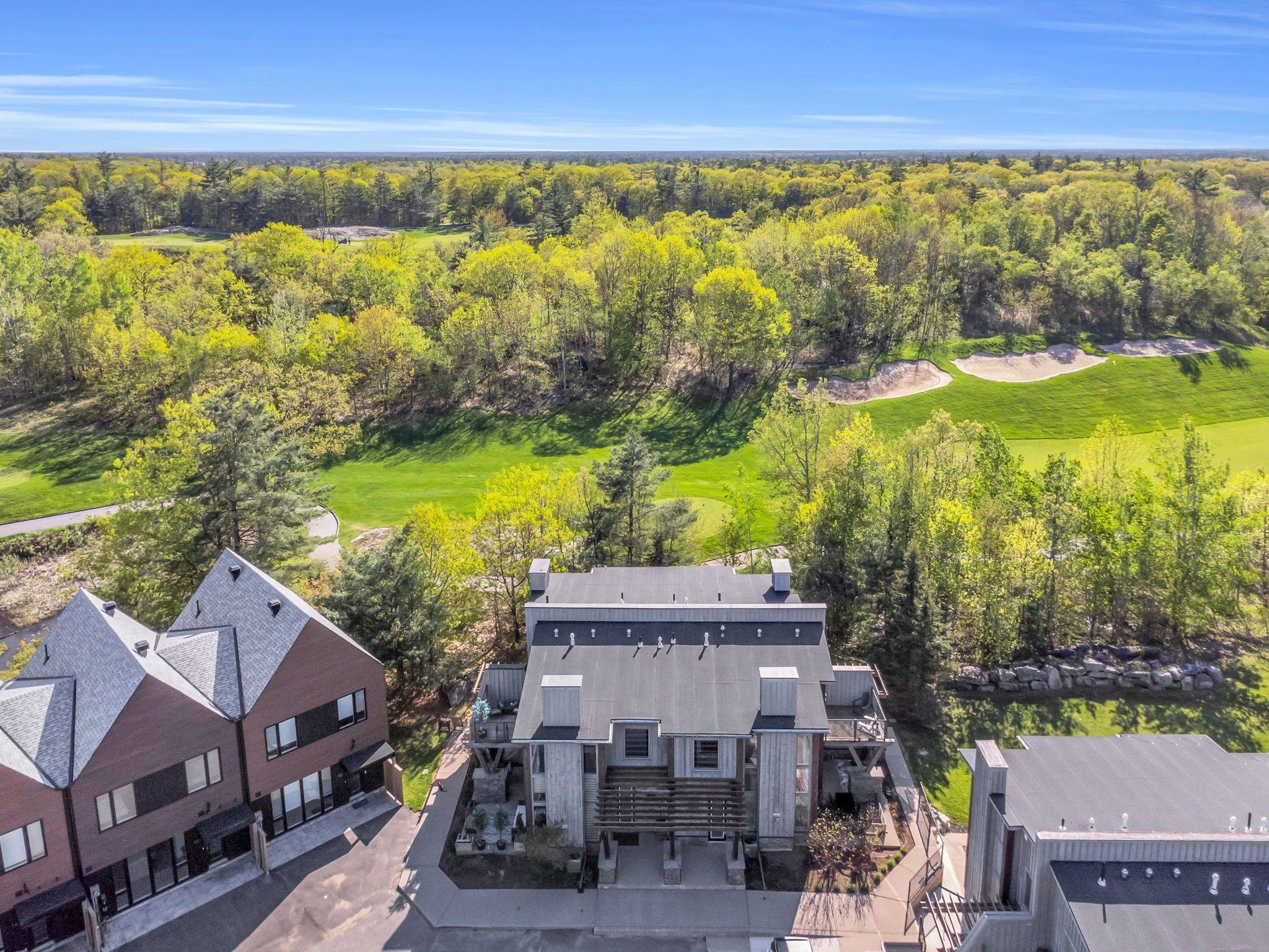 Gravenhurst, ON P1P 0A6,44 Carrick TRL