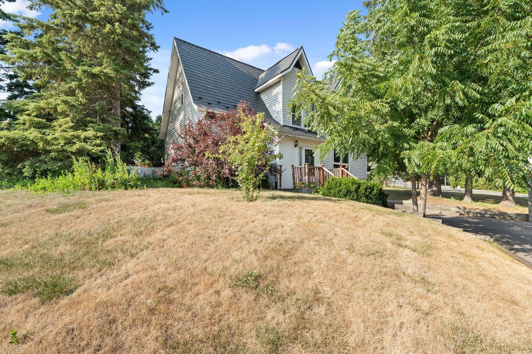 Greater Napanee, ON K7R 2Z6,1 SLASH RD