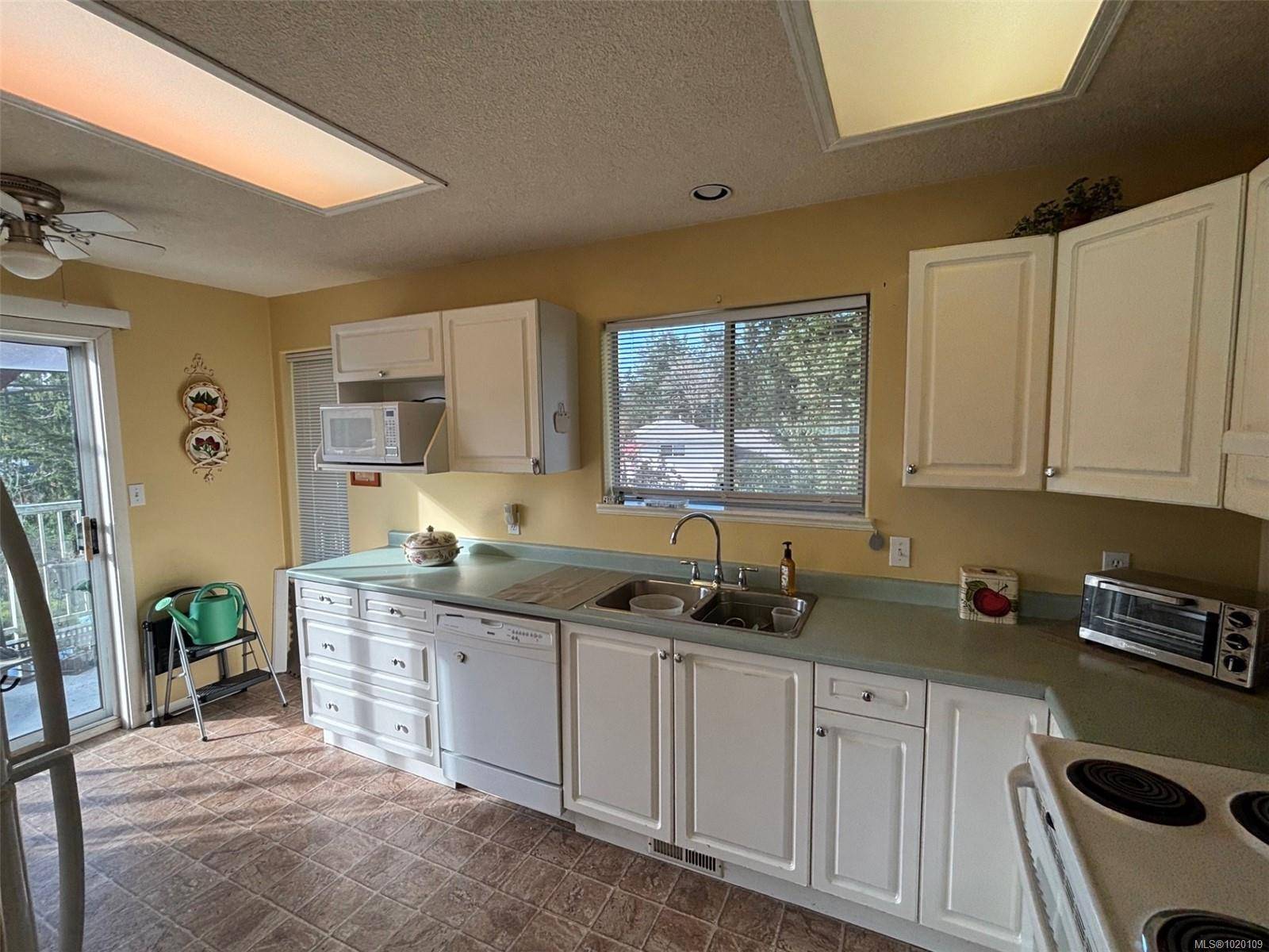 Nanaimo, BC V9T 5W1,5129 KAITLYNS Way