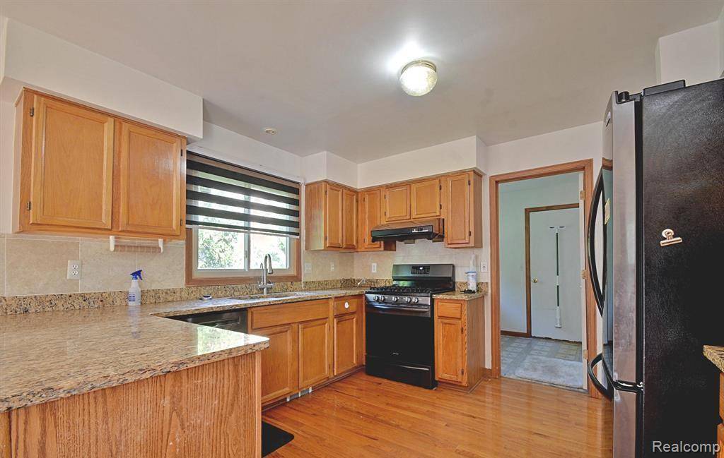 Troy, MI 48085,2358 SAFFRON CT