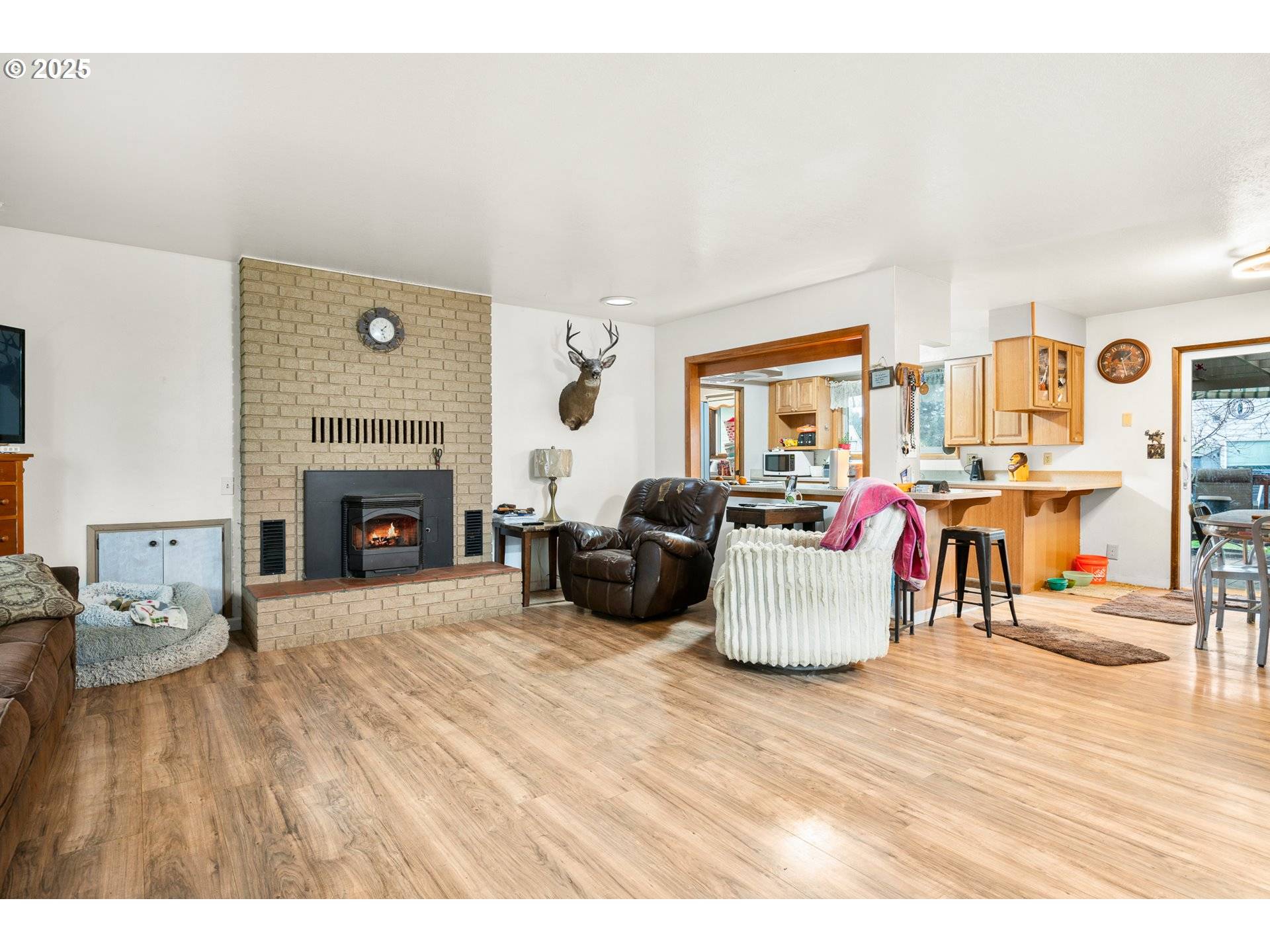 Silverton, OR 97381,319 MONITOR RD