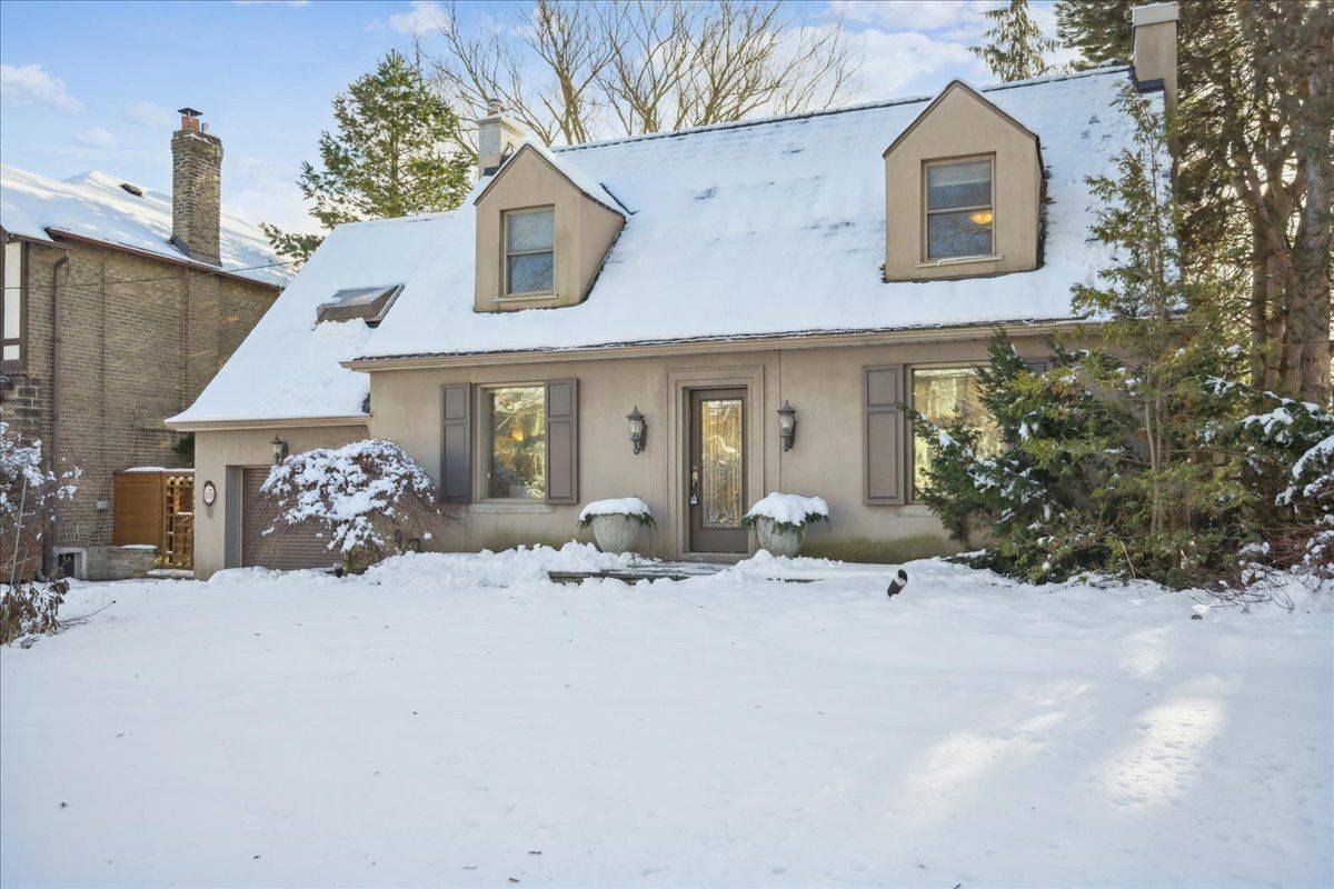 Toronto C04, ON M4R 1R6,65 Chatsworth DR