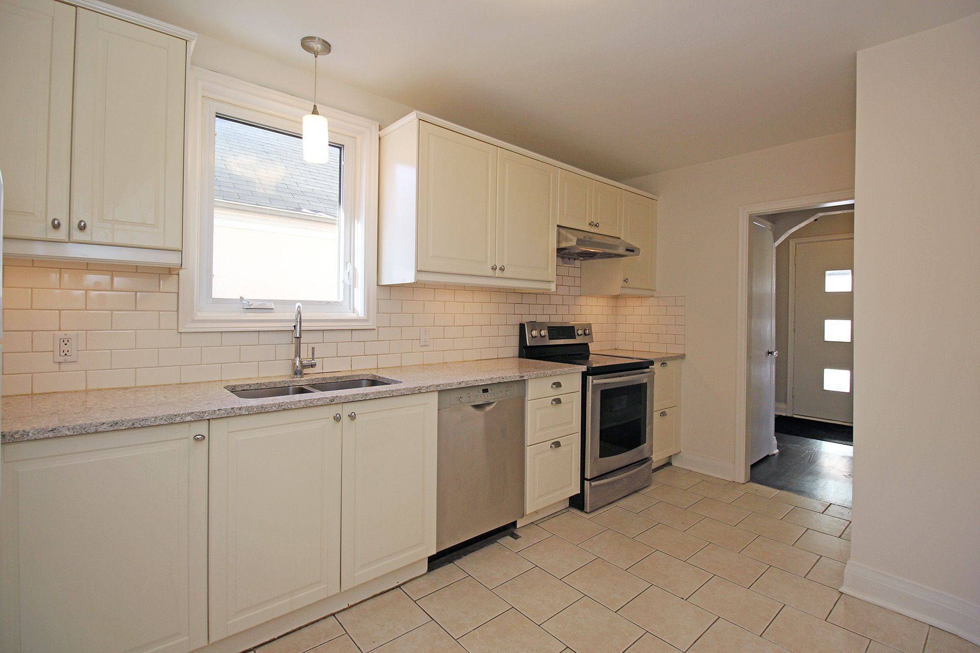 Toronto C14, ON M2N 2V8,57 Glendora AVE