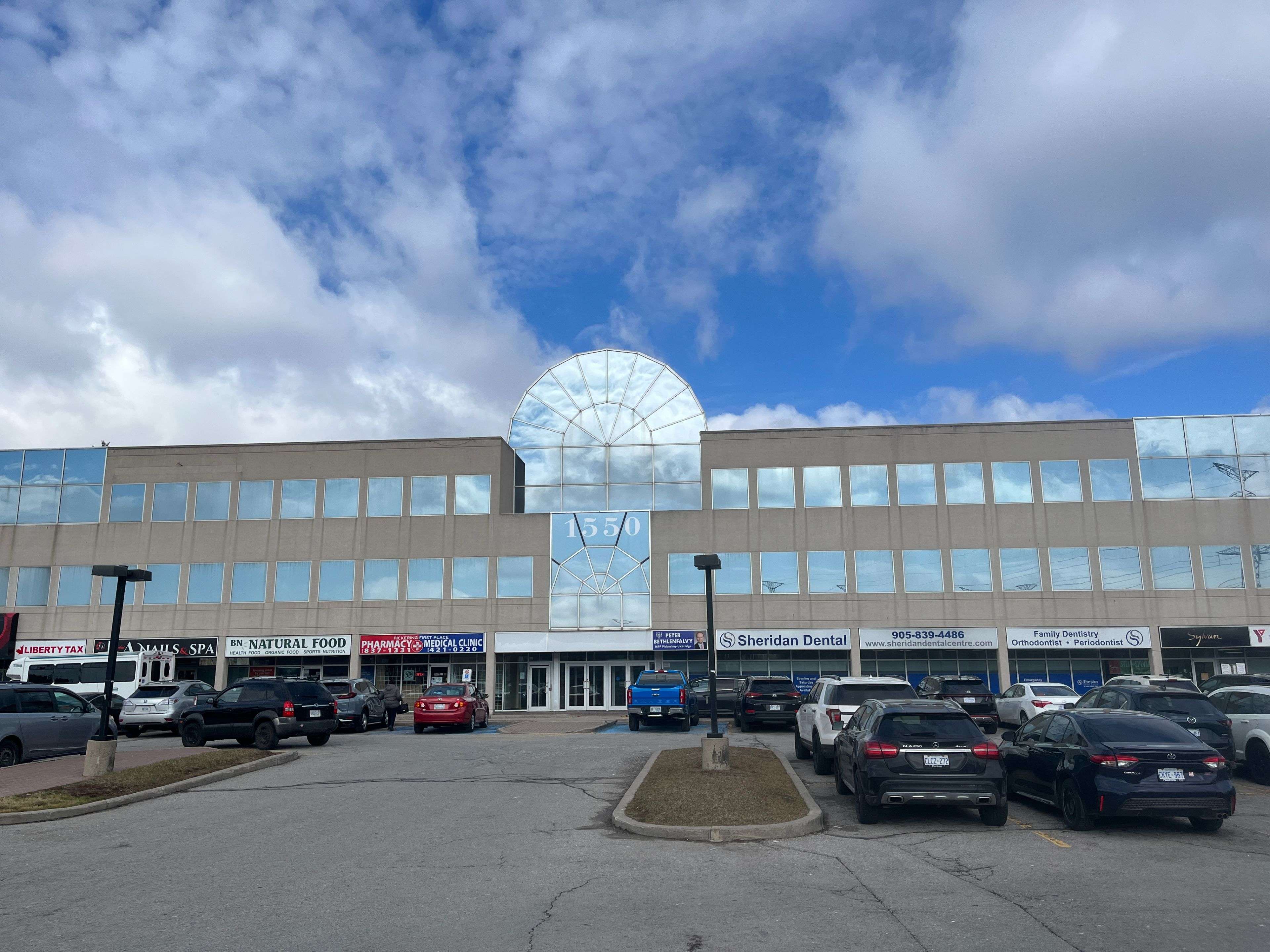 Pickering, ON L1V 1C3,1550 Kingston RD #306