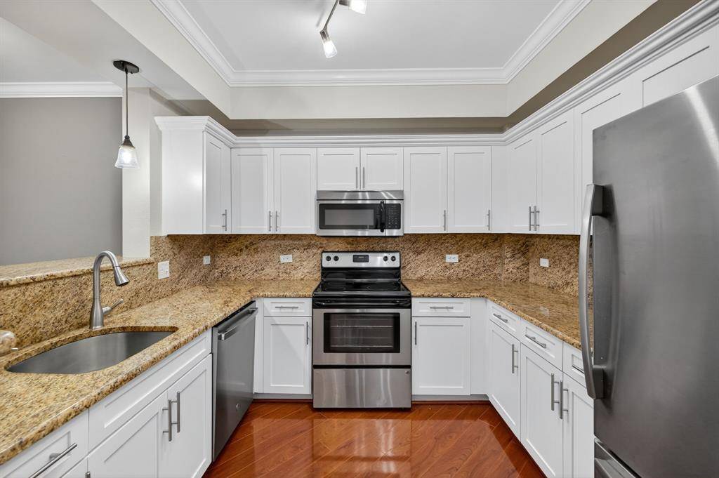 Fort Lauderdale, FL 33301,533 NE 3rd Ave #405