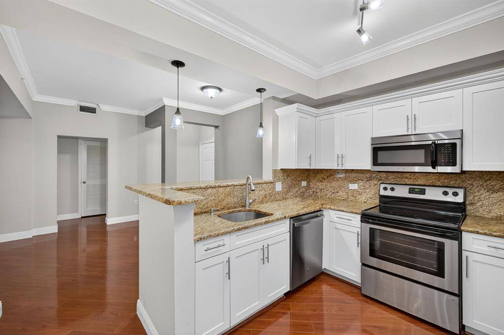 Fort Lauderdale, FL 33301,533 NE 3rd Ave #405